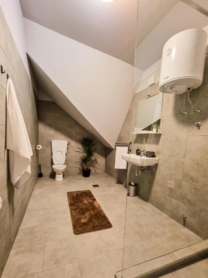 Xxl Rooms אוסילק מראה חיצוני תמונה