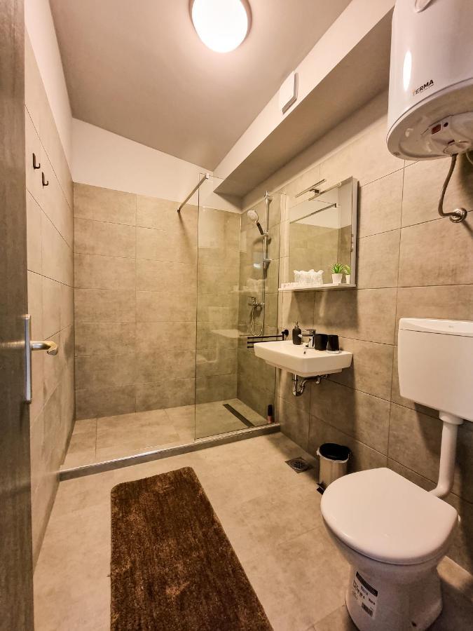 Xxl Rooms אוסילק מראה חיצוני תמונה