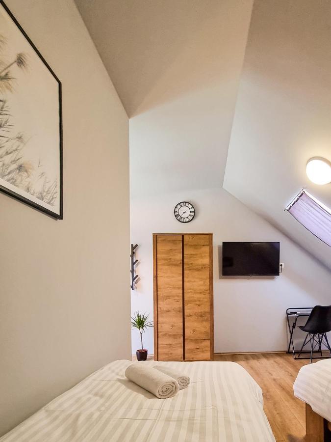 Xxl Rooms אוסילק מראה חיצוני תמונה
