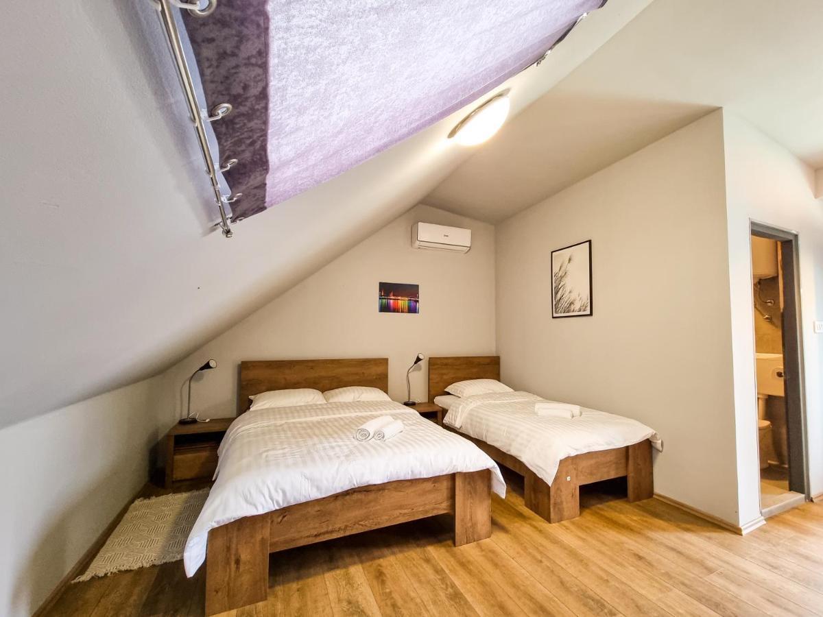 Xxl Rooms אוסילק מראה חיצוני תמונה