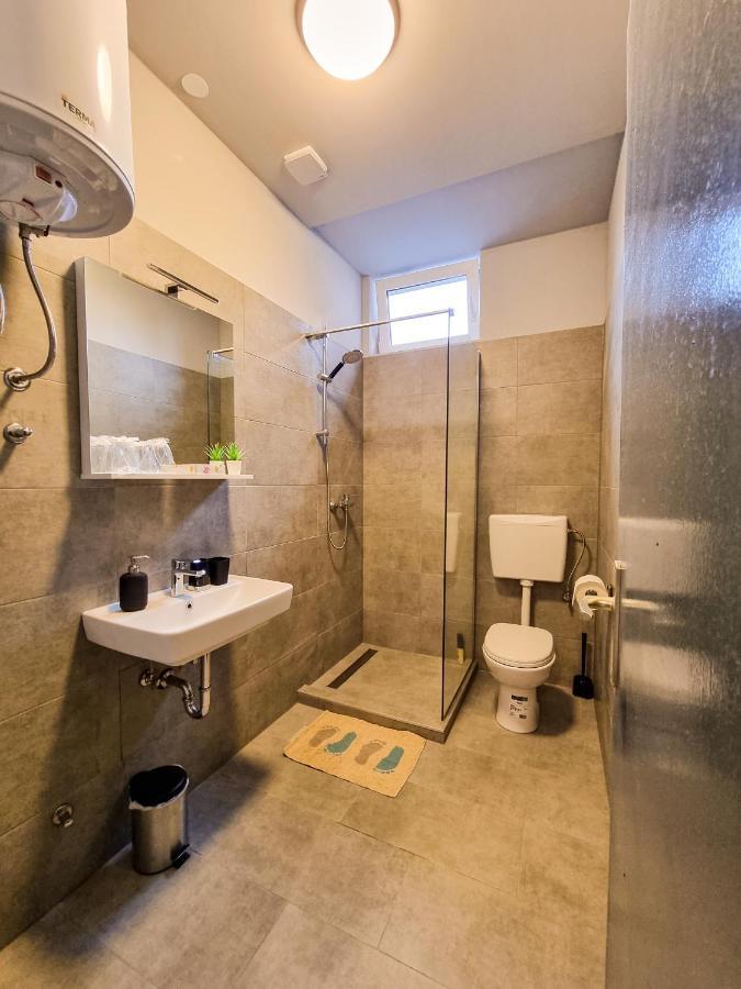 Xxl Rooms אוסילק מראה חיצוני תמונה