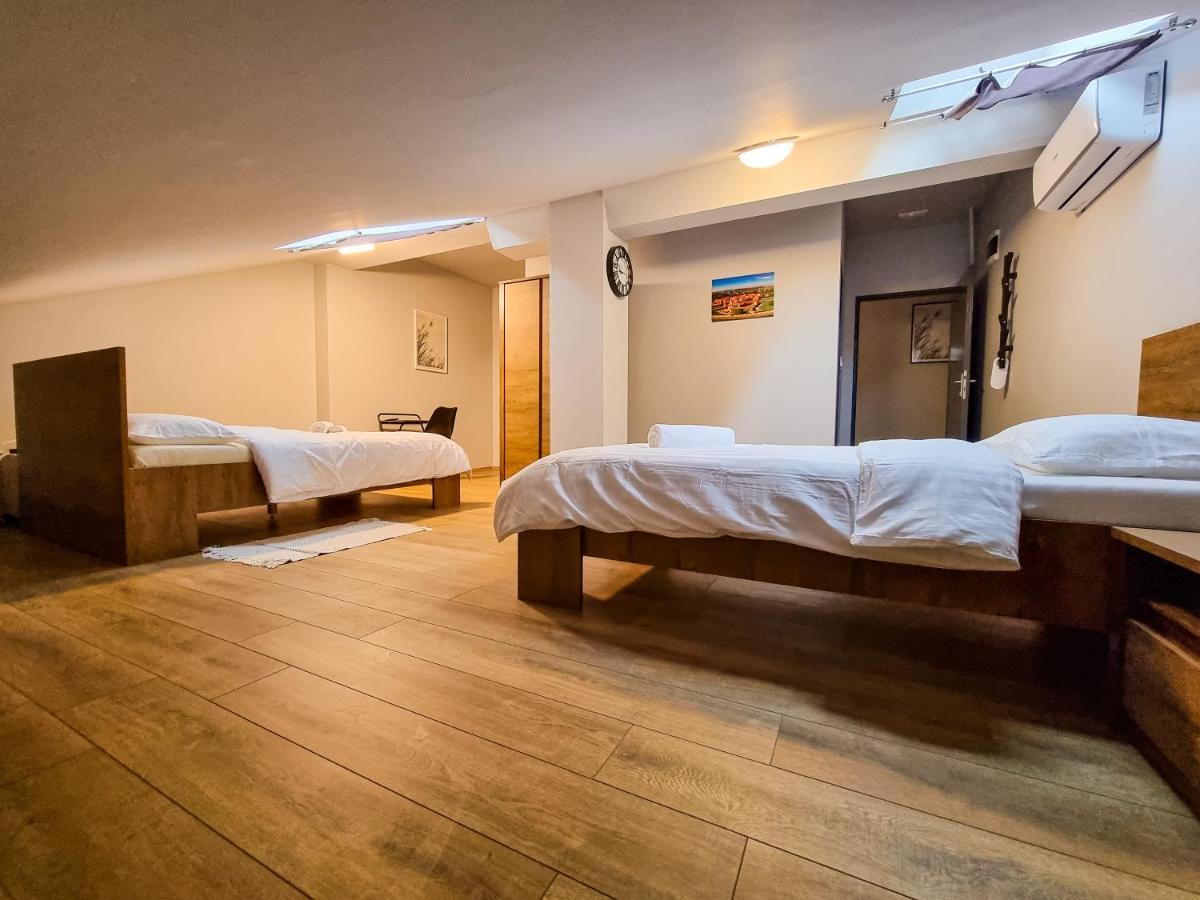 Xxl Rooms אוסילק מראה חיצוני תמונה