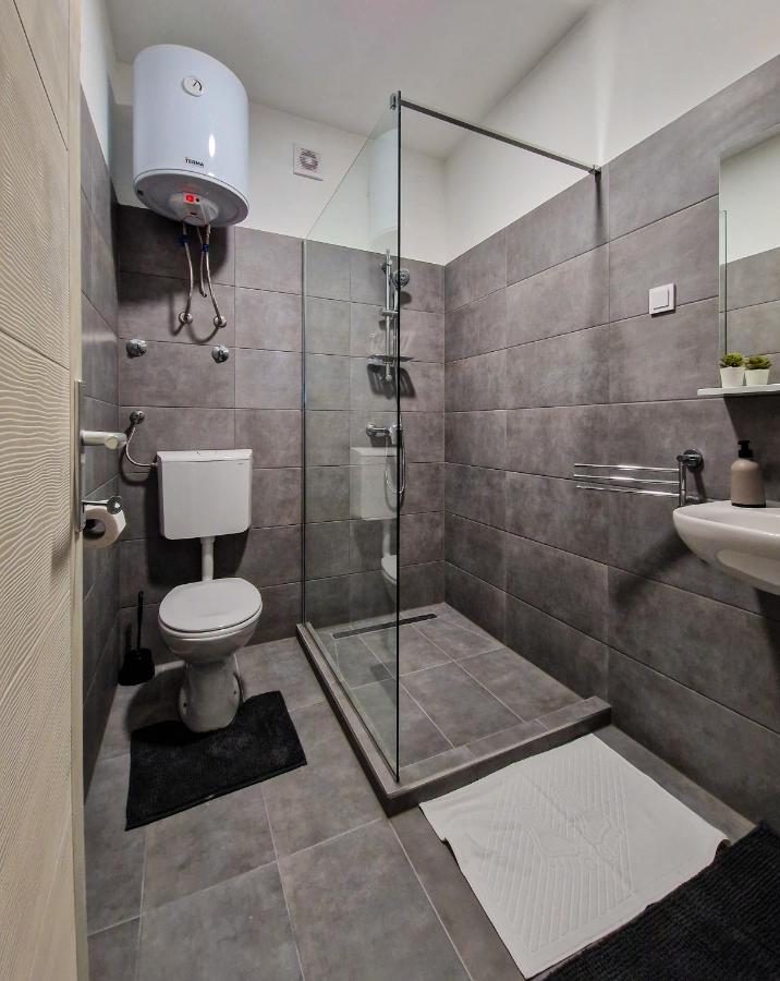 Xxl Rooms אוסילק מראה חיצוני תמונה