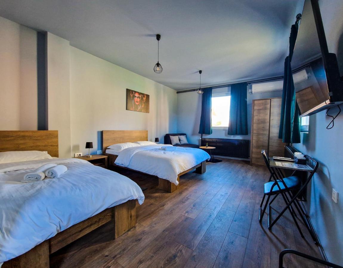 Xxl Rooms אוסילק מראה חיצוני תמונה