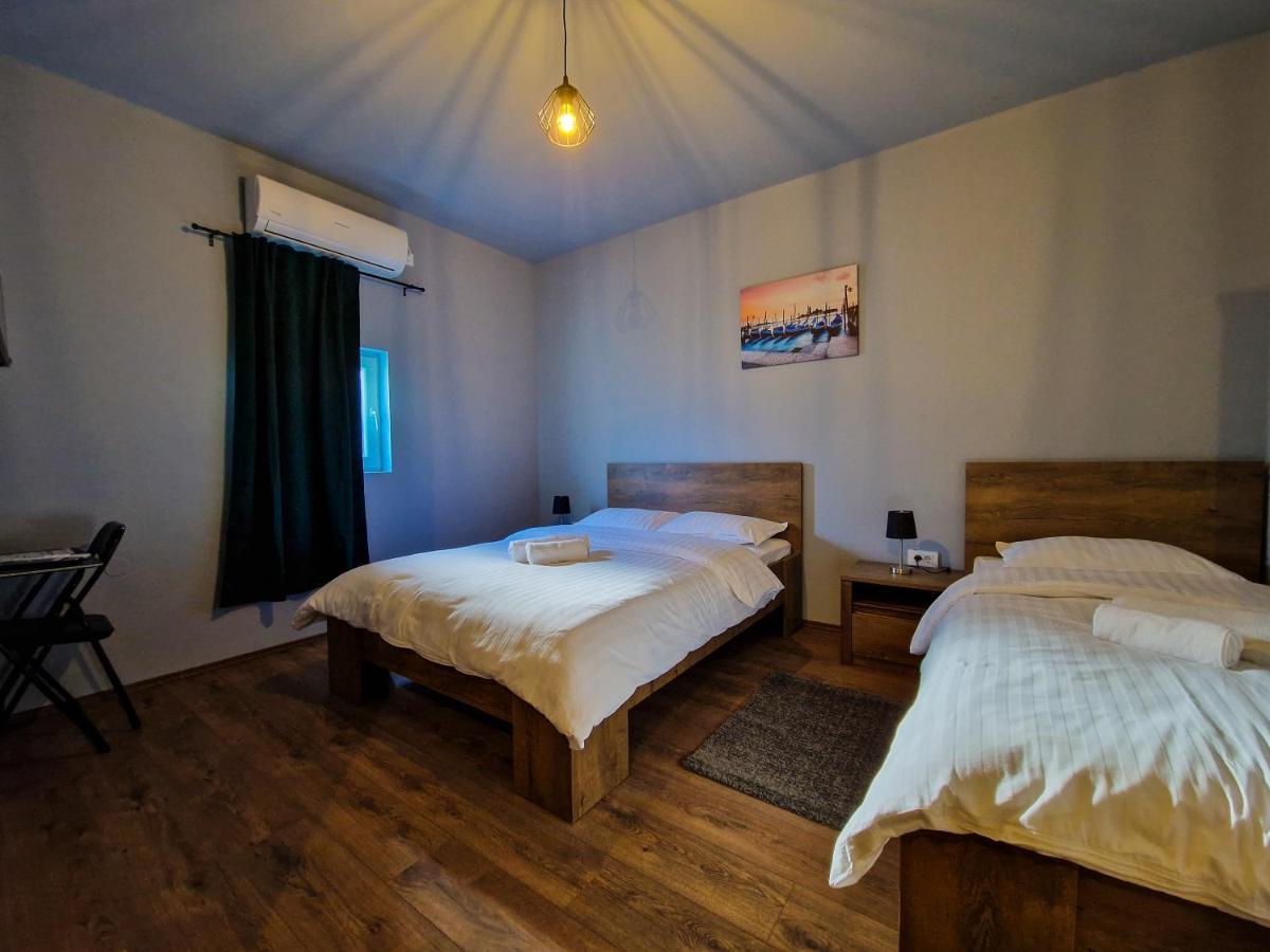 Xxl Rooms אוסילק מראה חיצוני תמונה