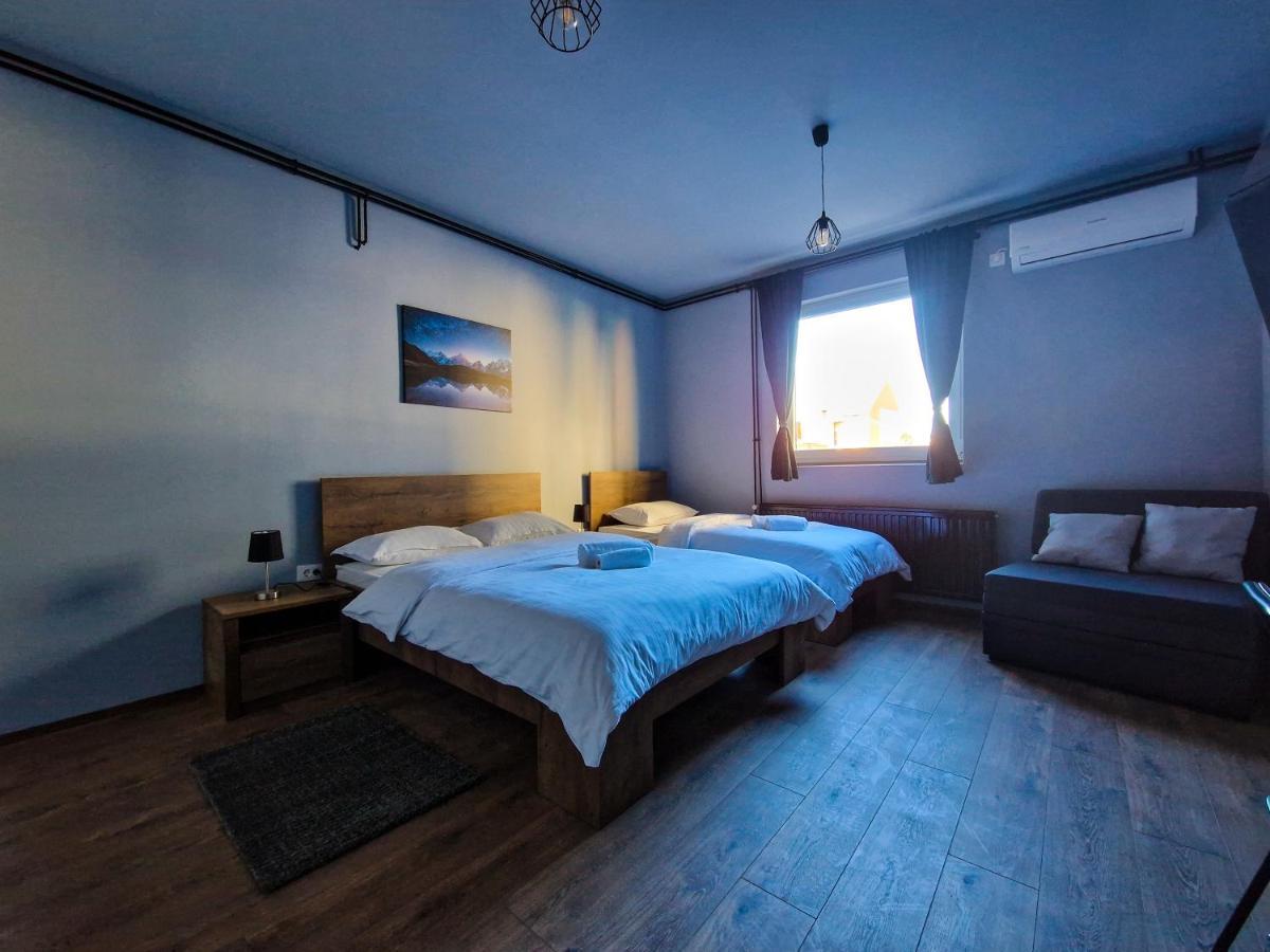 Xxl Rooms אוסילק מראה חיצוני תמונה
