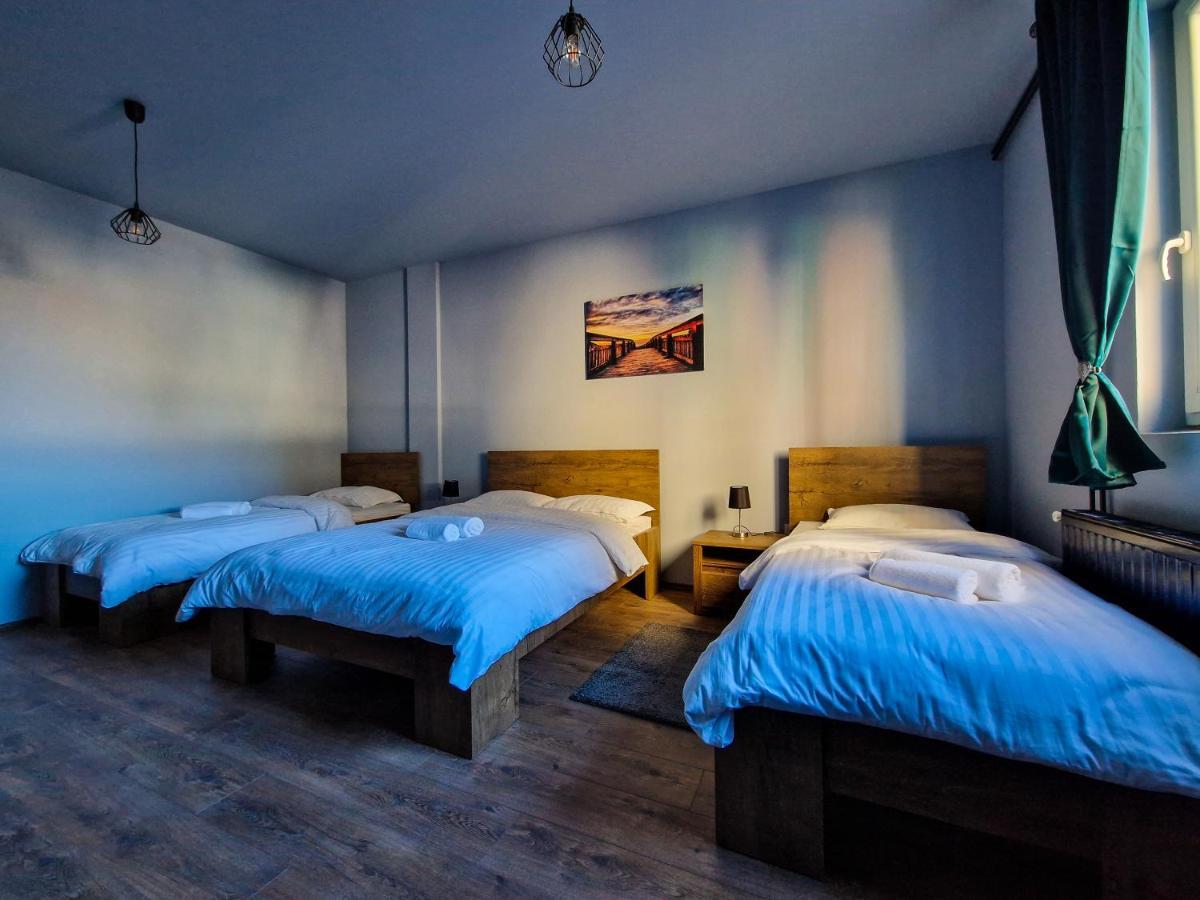 Xxl Rooms אוסילק מראה חיצוני תמונה