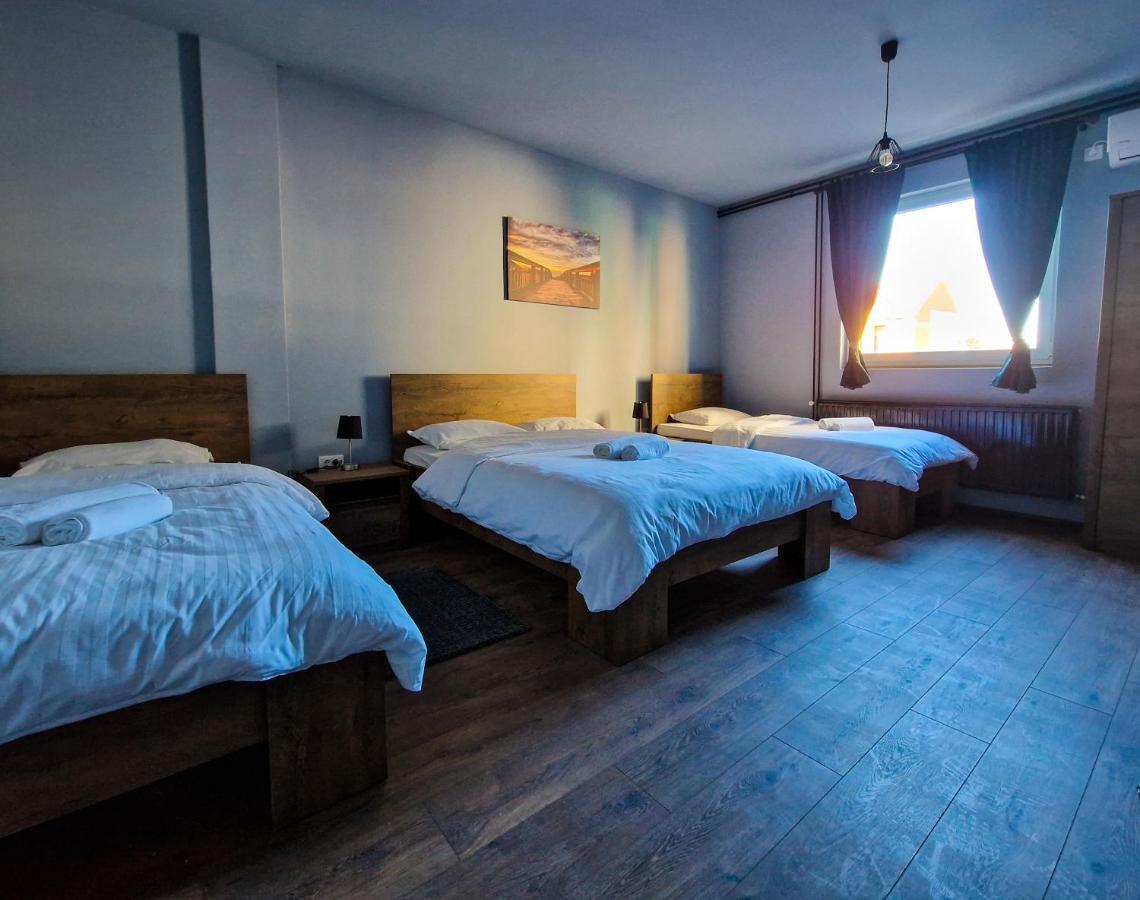 Xxl Rooms אוסילק מראה חיצוני תמונה