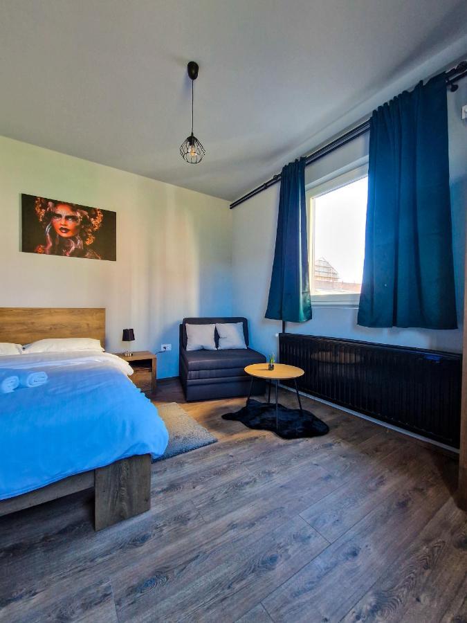 Xxl Rooms אוסילק מראה חיצוני תמונה