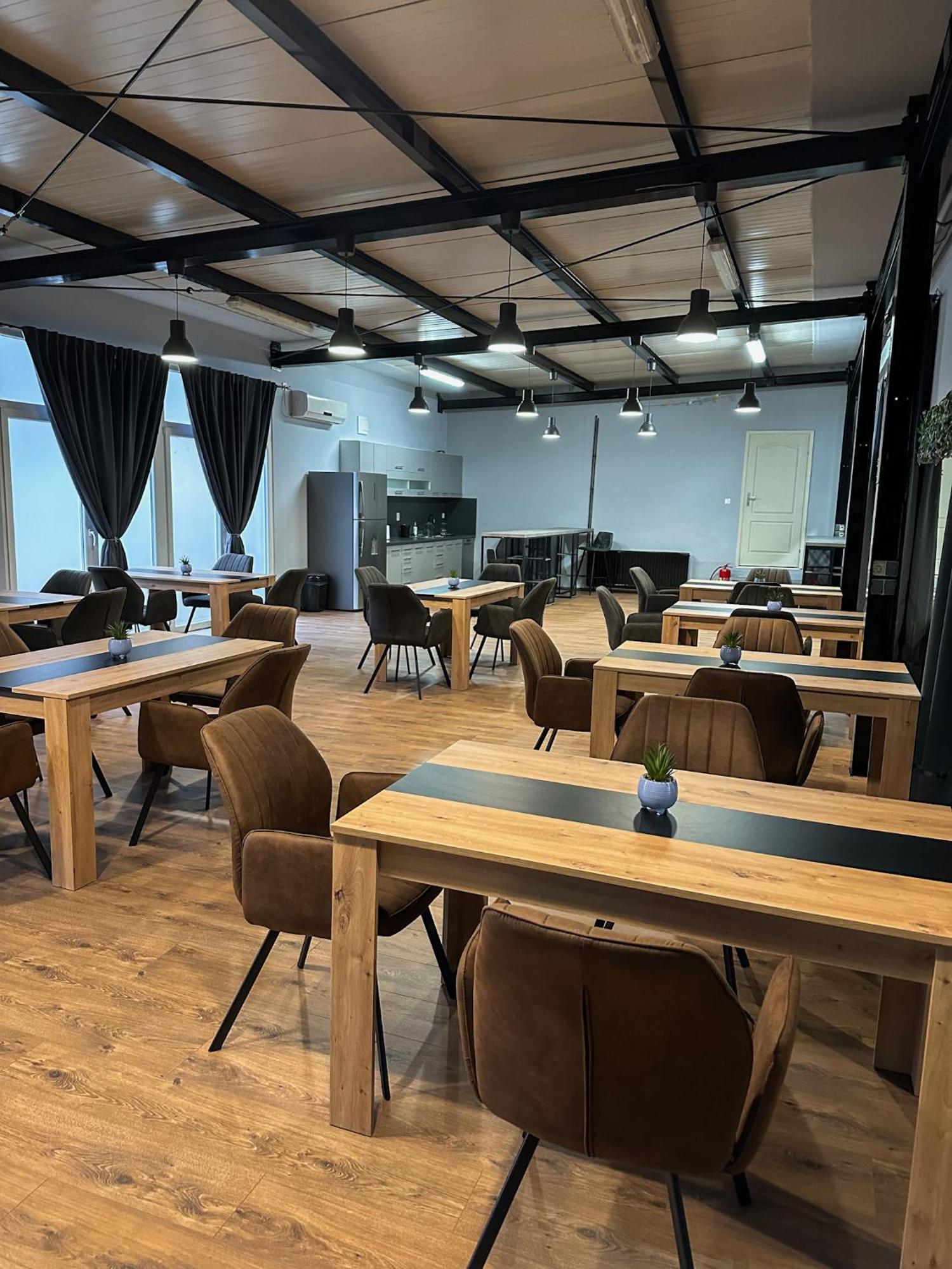 Xxl Rooms אוסילק מראה חיצוני תמונה